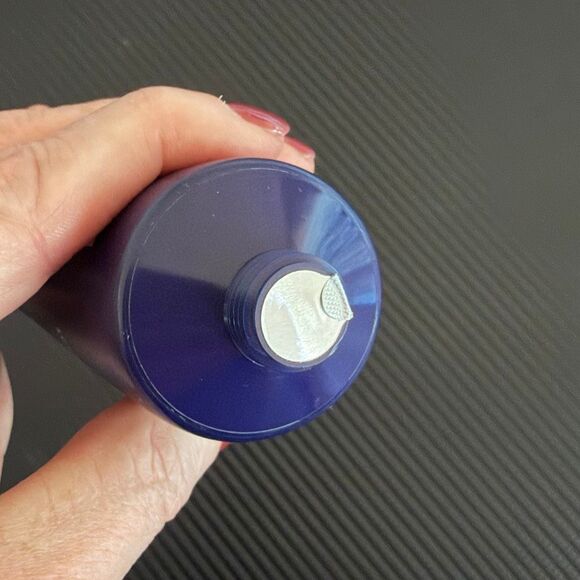 Curology Acne Body Wash Mini - Picture 6 of 6